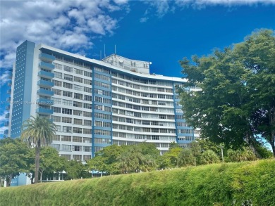 Beach Condo For Sale in Miami Beach, Florida