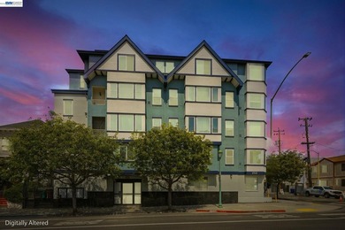 Beach Condo For Sale in Oakland, California