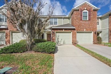 Beach Townhome/Townhouse Active Under Contract in Jacksonville, Florida