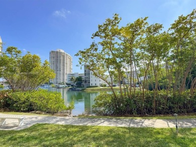 Beach Condo For Sale in Aventura, Florida