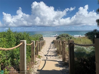 Beach Condo For Sale in Boca Raton, Florida