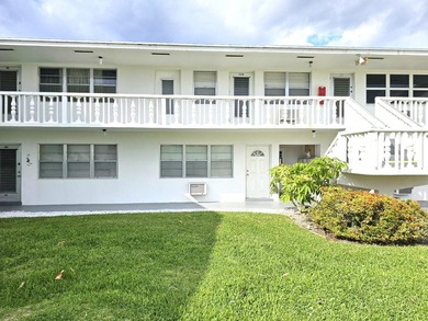 Beach Condo For Sale in West Palm Beach, Florida