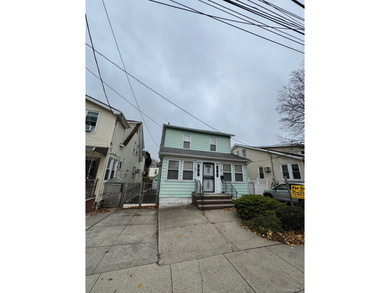 Beach Home Sale Pending in College Point, New York