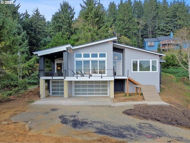 Beach Home For Sale in Cannon Beach, Oregon