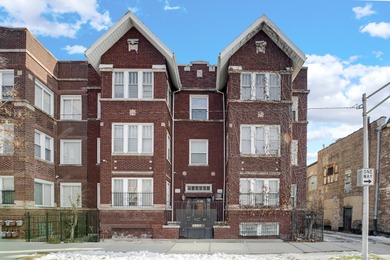 Beach Home Active Under Contract in Chicago, Illinois