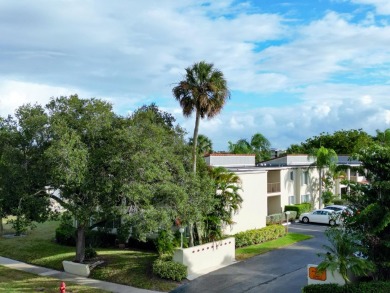 Beach Condo For Sale in West Palm Beach, Florida