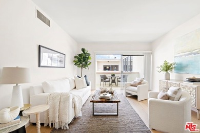 Beach Condo For Sale in Santa Monica, California
