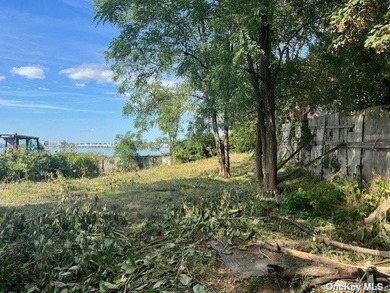 Beach Lot For Sale in Flushing, New York