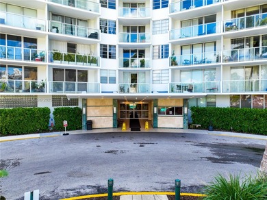 Beach Condo For Sale in Miami, Florida