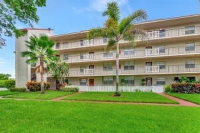 Beach Apartment For Sale in Delray Beach, Florida