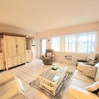 Beach Condo Sale Pending in West Palm Beach, Florida