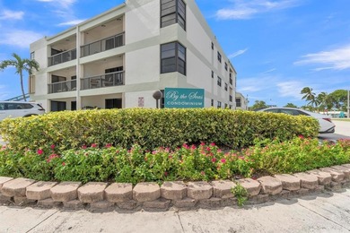 Beach Condo For Sale in Lauderdale By The Sea, Florida