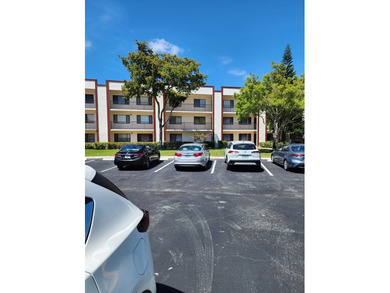 Beach Condo For Sale in Tamarac, Florida