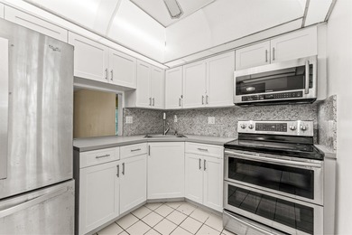 Beach Condo For Sale in Tamarac, Florida