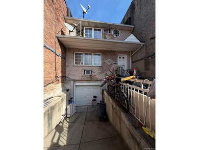Beach Home For Sale in East Elmhurst, New York