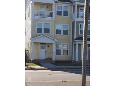 Beach Townhome/Townhouse For Sale in Norfolk, Virginia