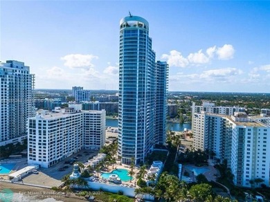 Beach Condo For Sale in Hollywood, Florida