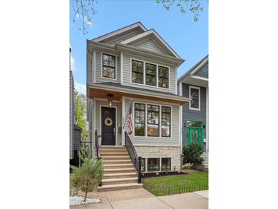 Beach Home For Sale in Chicago, Illinois