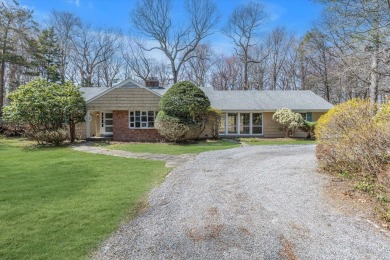 Beach Home Sale Pending in Lloyd Harbor, New York
