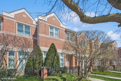 Beach Townhome/Townhouse Sale Pending in Evanston, Illinois