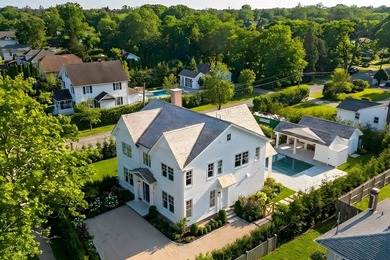 Beach Home For Sale in Southampton, New York