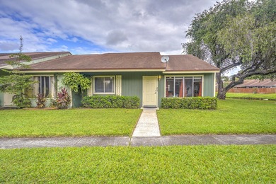 Beach Townhome/Townhouse For Sale in West Palm Beach, Florida