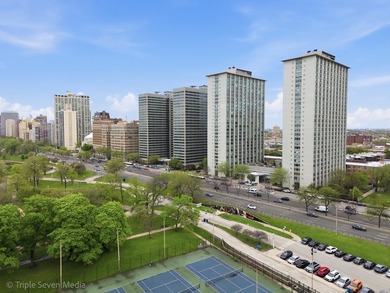 Beach Condo For Sale in Chicago, Illinois