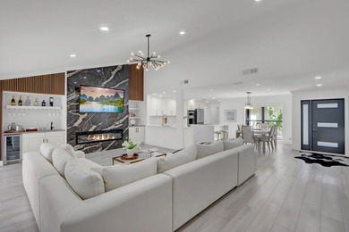 Beach Home For Sale in Palm Beach Gardens, Florida