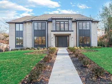 Beach Home For Sale in Great Neck, New York