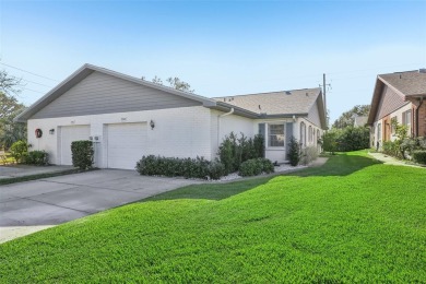 Beach Townhome/Townhouse Sale Pending in Palm Harbor, Florida