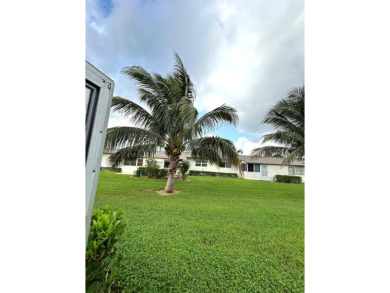 Beach Home For Sale in West Palm Beach, Florida