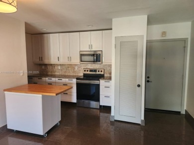 Beach Condo For Sale in Wilton Manors, Florida