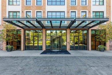Beach Condo For Sale in Glen Cove, New York