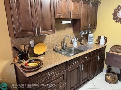 Beach Condo For Sale in Deerfield Beach, Florida