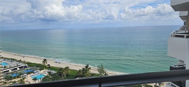 Beach Condo For Sale in Hallandale Beach, Florida