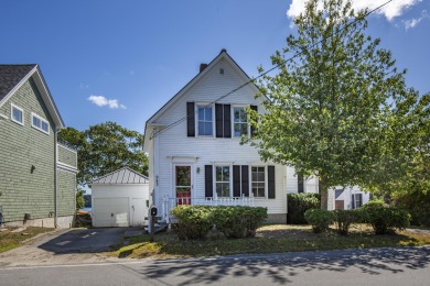 Beach Home For Sale in Harpswell, Maine