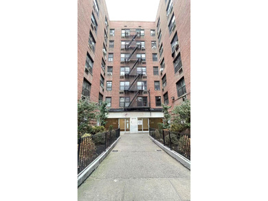 Beach Condo For Sale in Flushing, New York