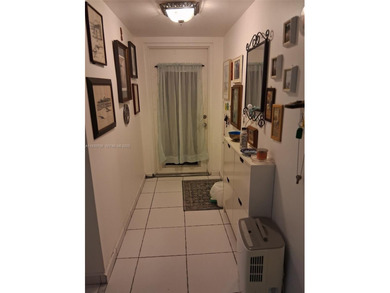 Beach Condo For Sale in Sunrise, Florida