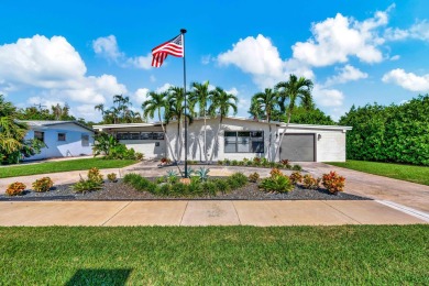 Beach Home For Sale in North Palm Beach, Florida