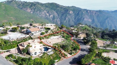 Beach Lot For Sale in Malibu, California