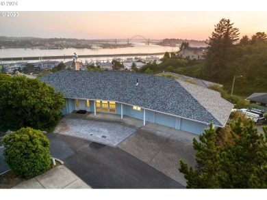 Beach Home For Sale in Newport, Oregon