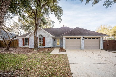 Beach Home For Sale in Ocean Springs, Mississippi