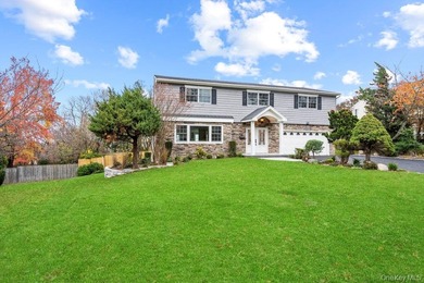 Beach Home For Sale in Roslyn, New York