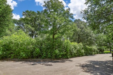 Beach Lot Off Market in Lake Forest, Illinois