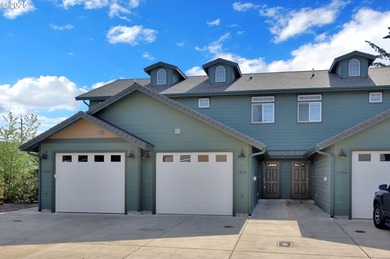 Beach Townhome/Townhouse For Sale in Florence, Oregon