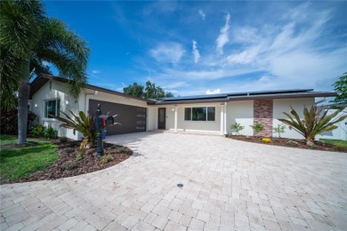 Beach Home For Sale in St. Petersburg, Florida