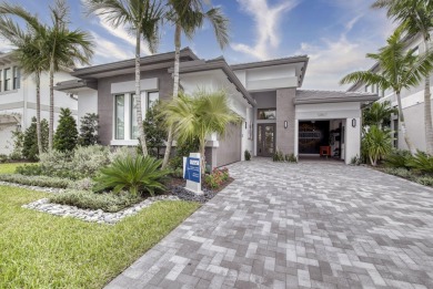 Beach Home For Sale in Palm Beach Gardens, Florida