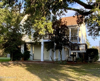Beach Home For Sale in Pascagoula, Mississippi