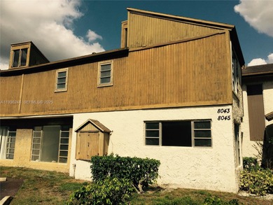 Beach Condo For Sale in Tamarac, Florida