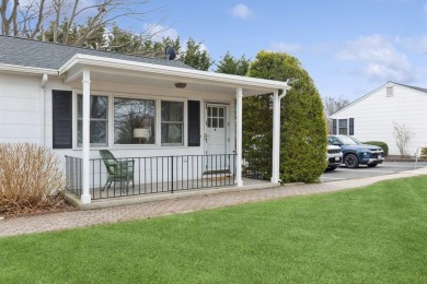 Beach Home For Sale in Southold, New York